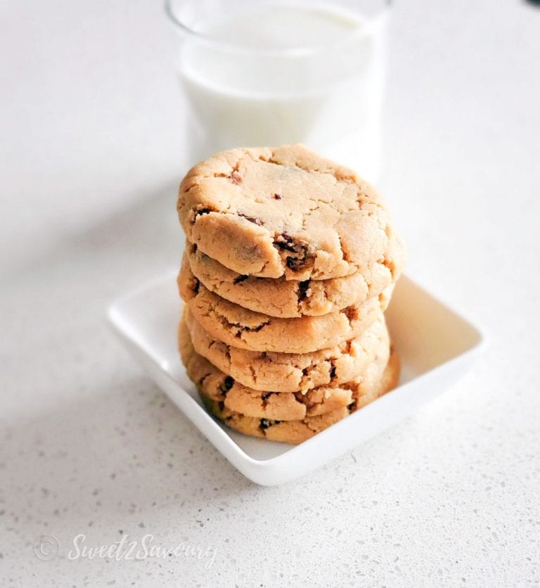 egg free soft peanut butter chocolate chip cookies