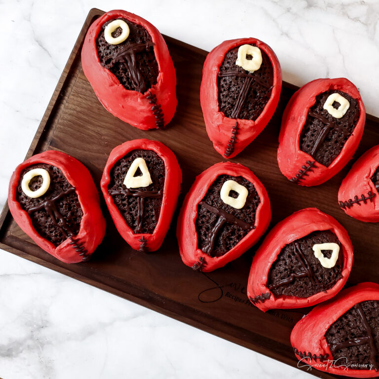 ‘Squid Game’ Pink Soldier Mini Cakes (No Fondant!)